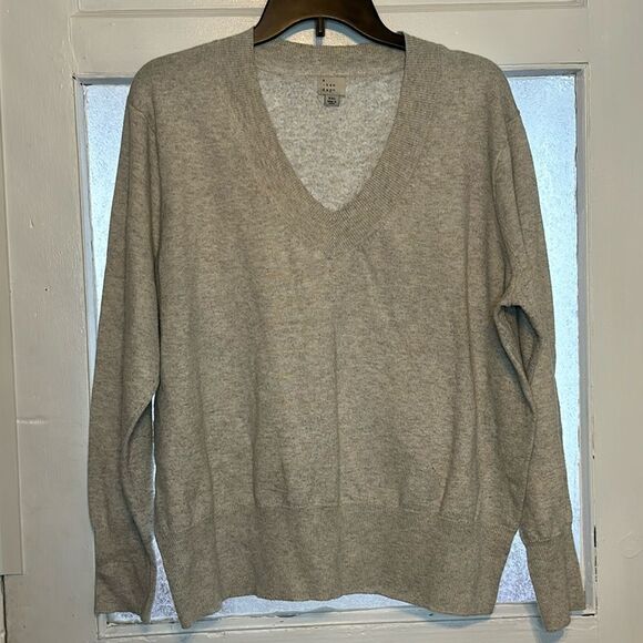 A New Day Women’s Cream Colored Pullover Knit V Neck Sweater Size Large - Picture 1 of 5